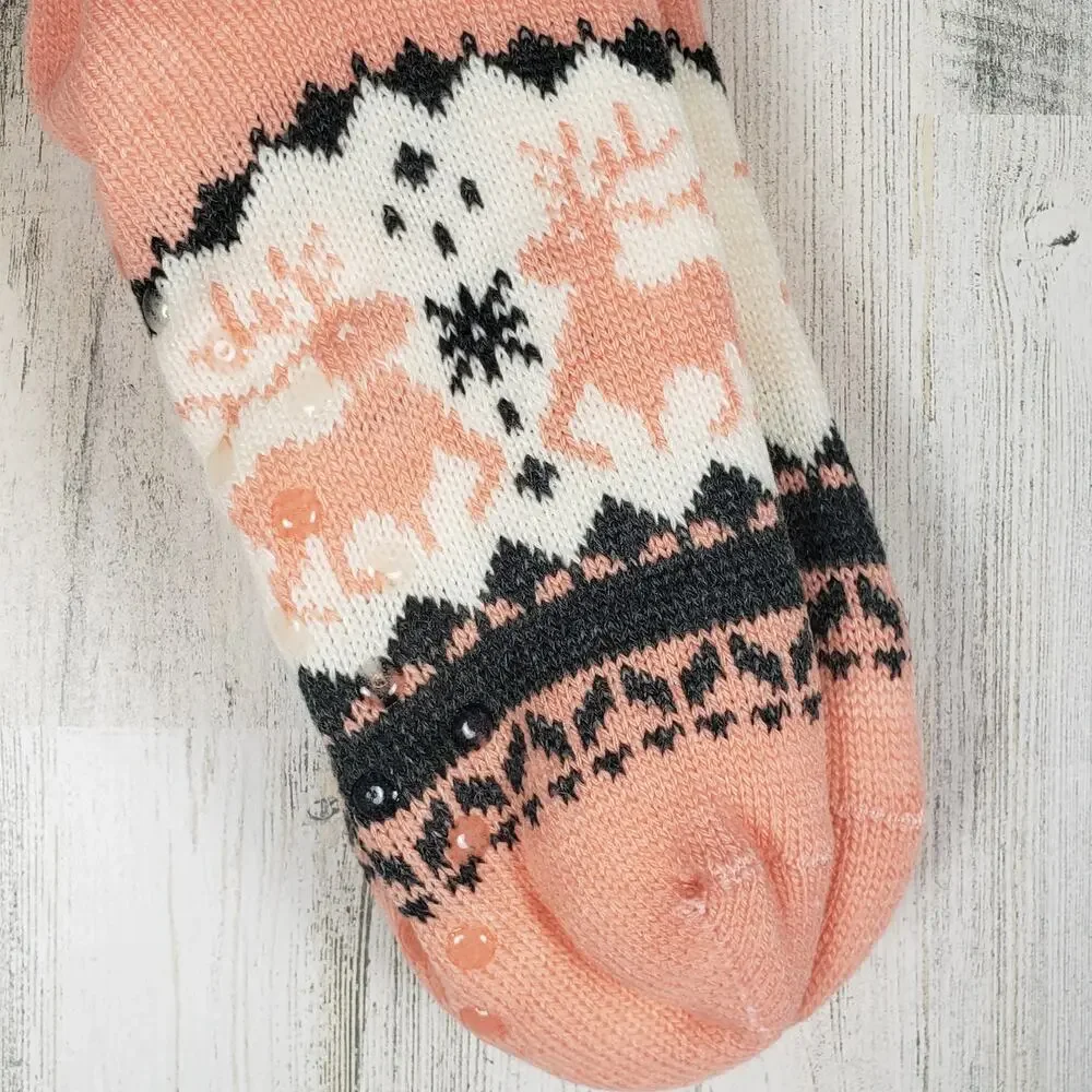 NWT Mari Clare Sherpa Lined Knit Winter Reindeer Design No-Slip Slipper Socks